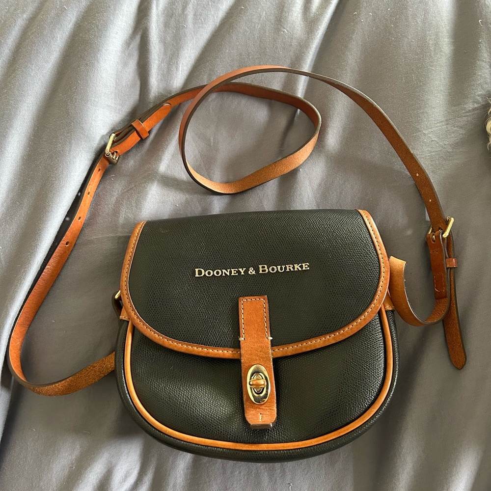LIKE NEW AUTHENTIC “Dooney & Burke “ Crossbody Bag